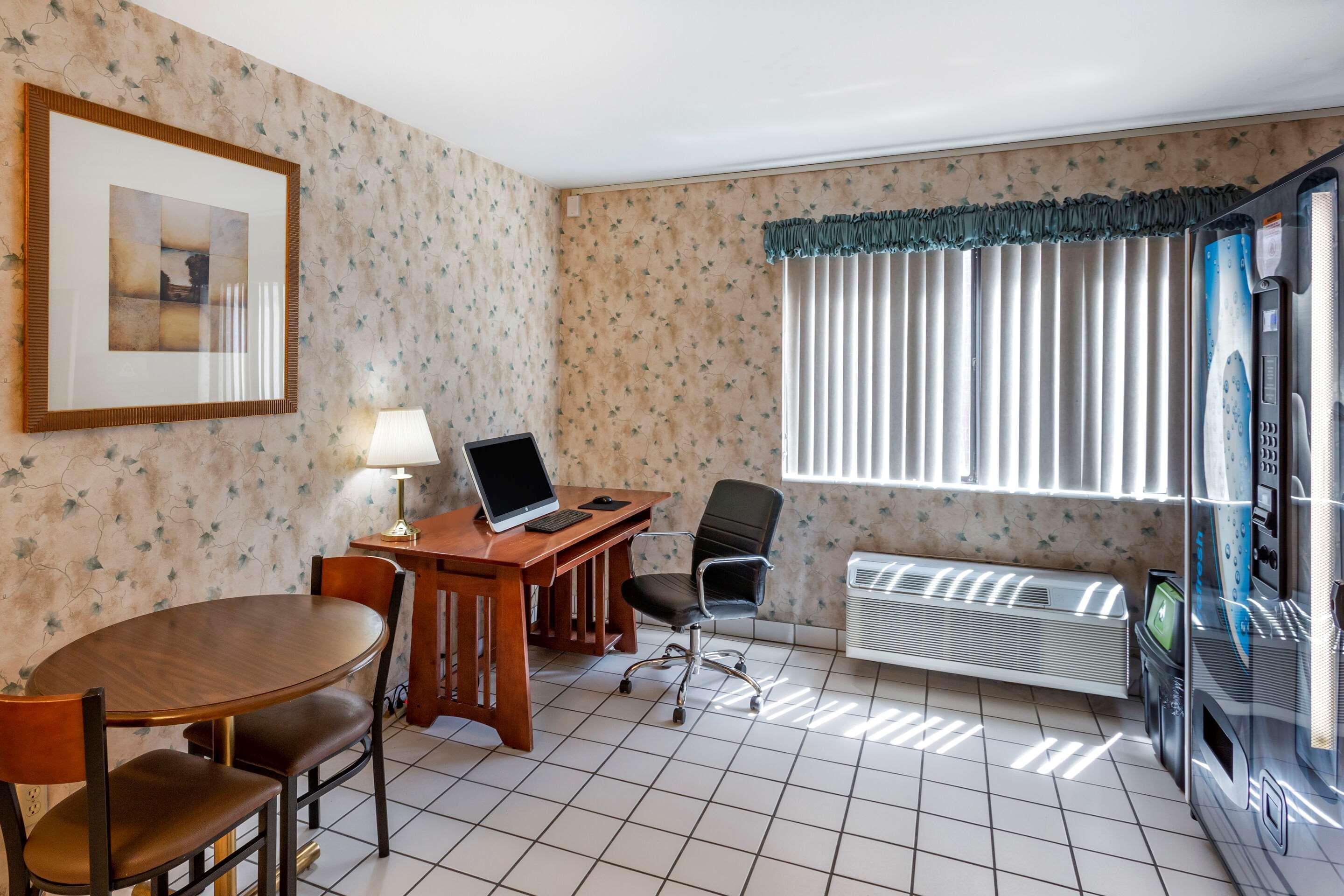 Econo Lodge Inn & Suites Sandy Kültér fotó